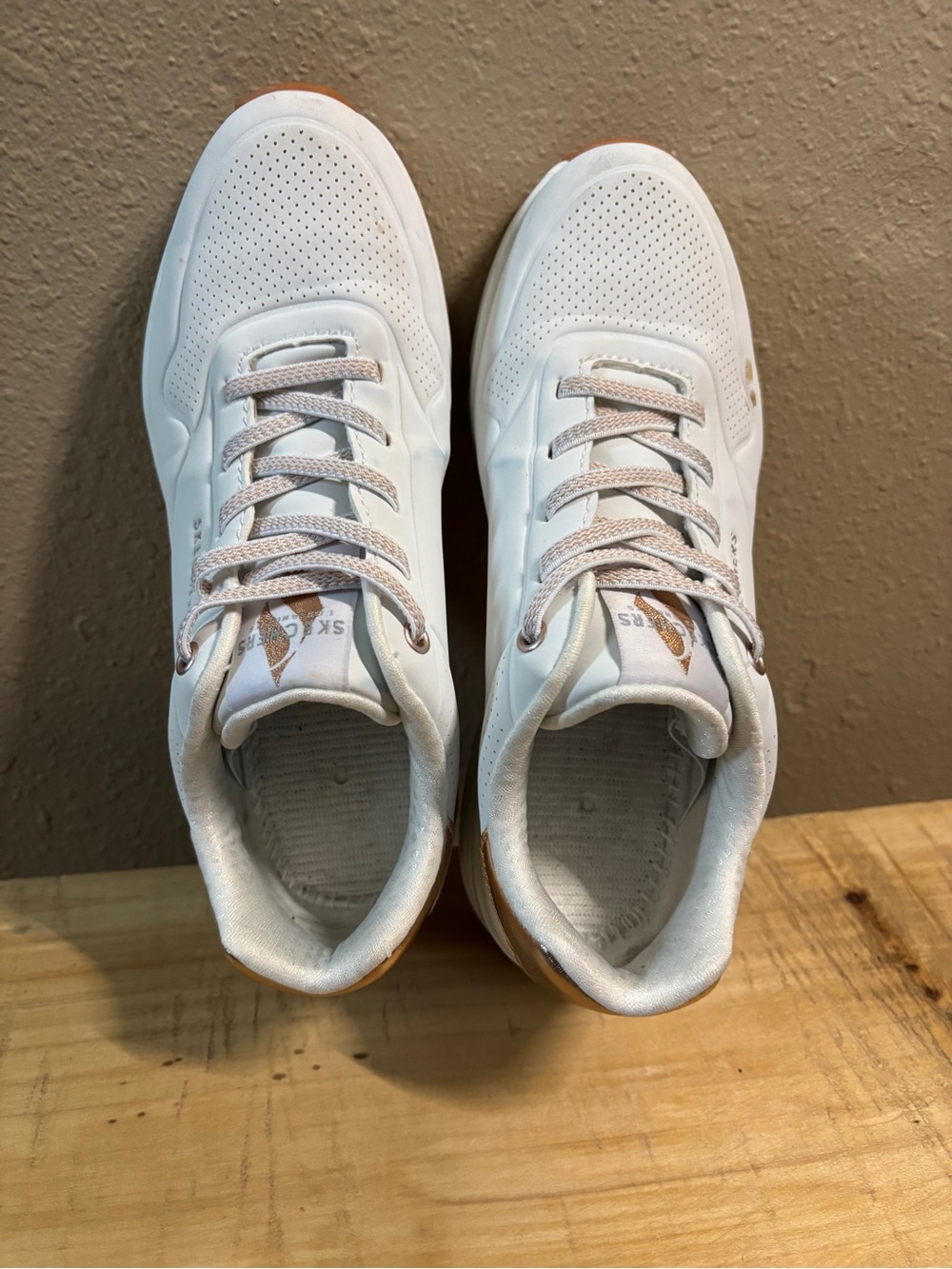 Sketchers Size 7 White and Gold Sneakers - Picture 9 of 9
